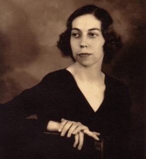 Download Eudora Welty Love Of Family Gif